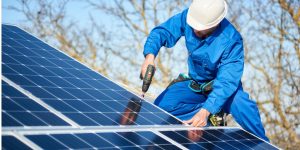 Installation Maintenance Panneaux Solaires Photovoltaïques à L'Herm